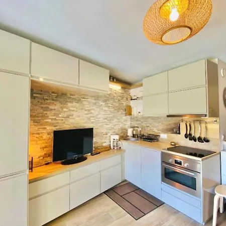 Bright For 4 - Near Saint-Raphael (Var)